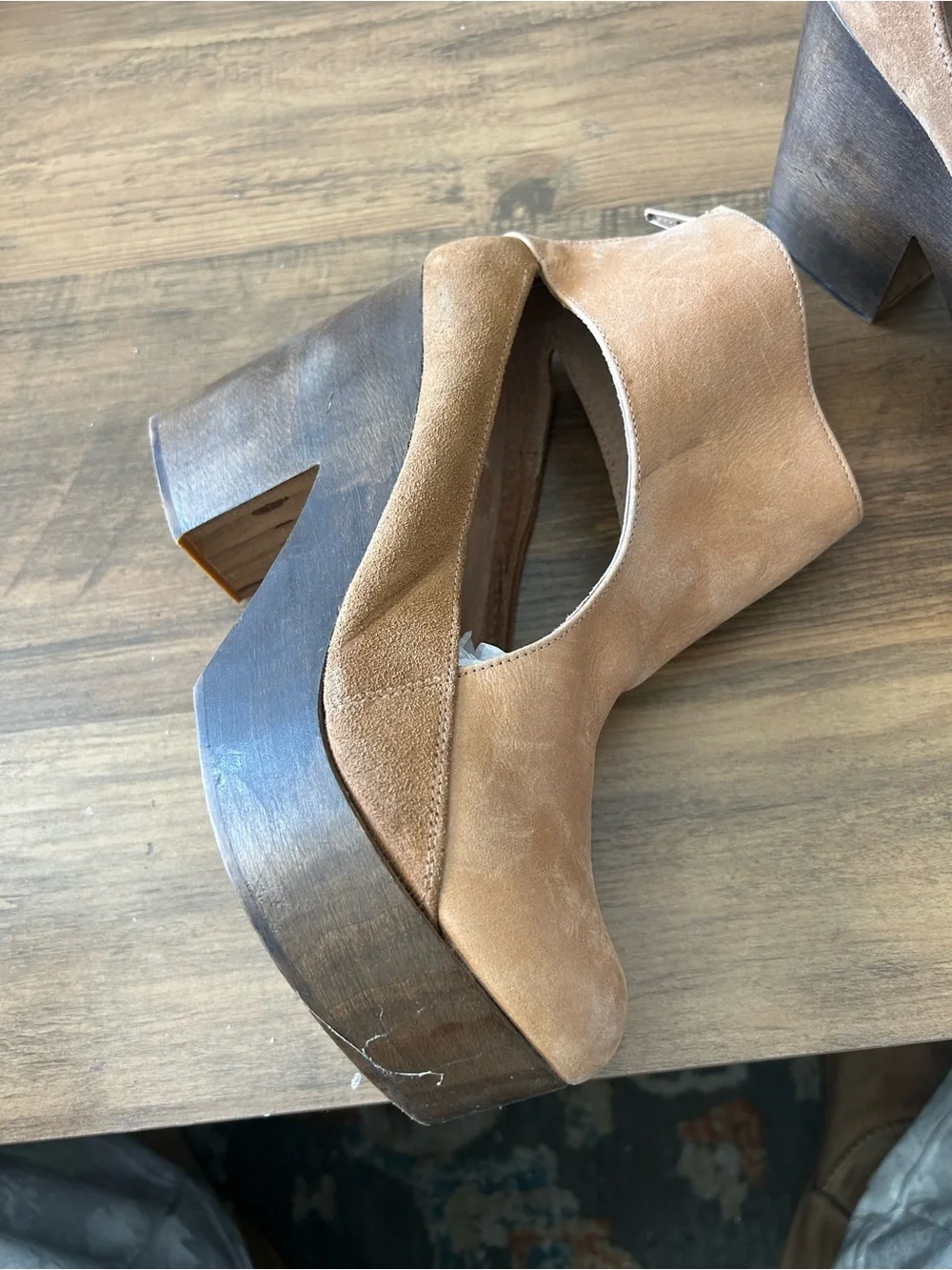 Free People Horizon Clogs gorgeous tan Platform Clogs like new size 38 7.5